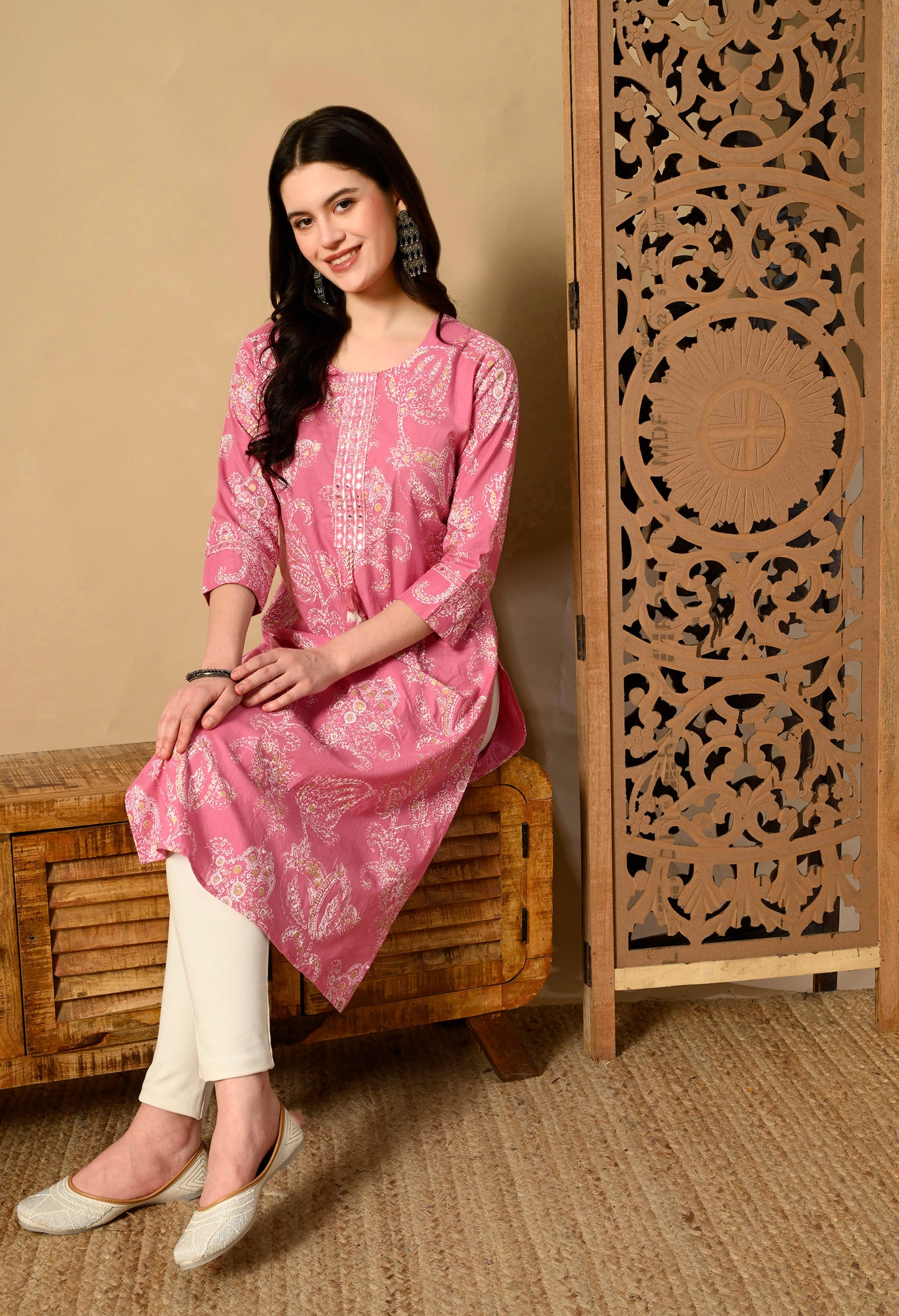 Floral Embroidered Straight Kurta