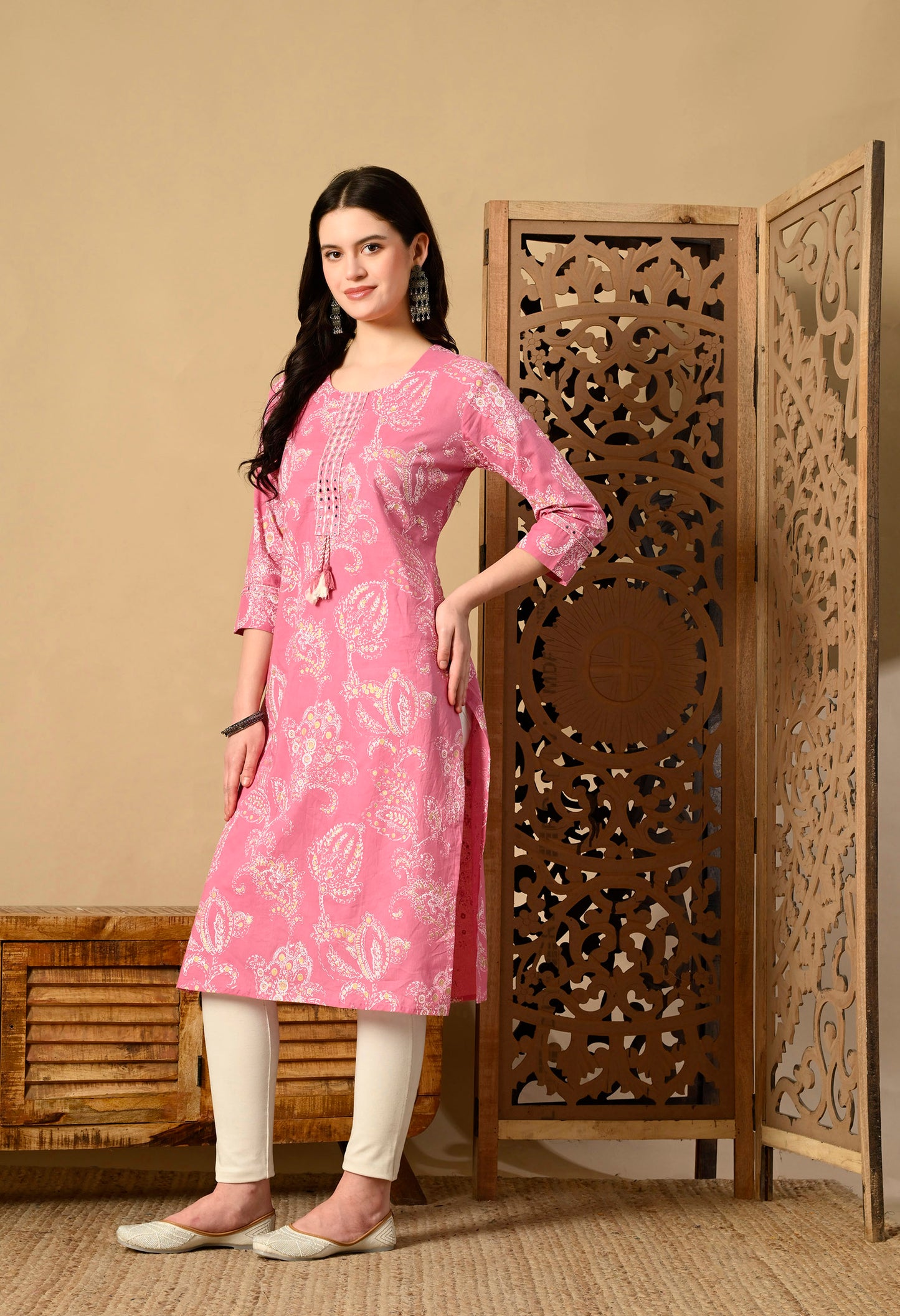 Floral Embroidered Straight Kurta