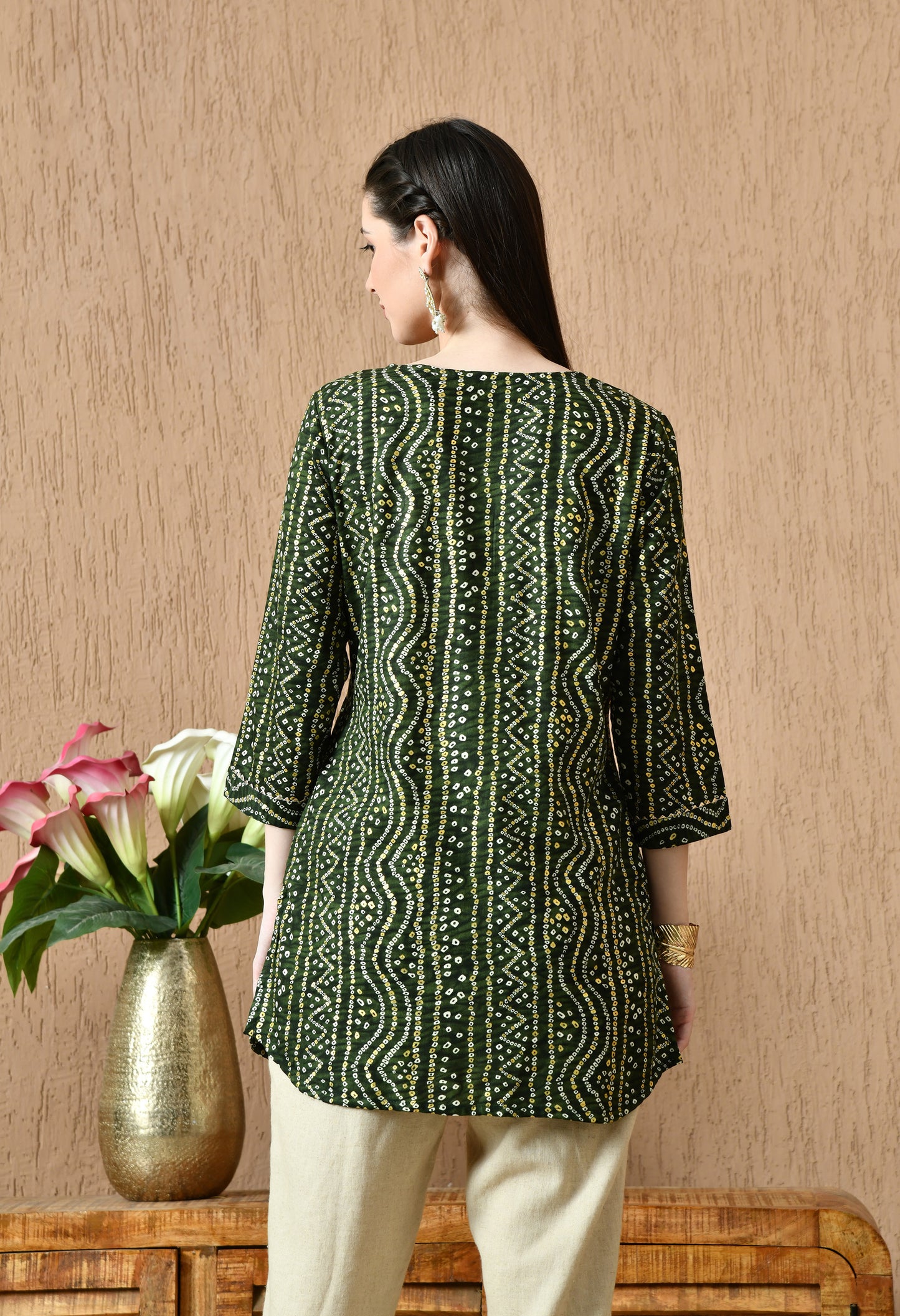 Round Neck Bandhani Printed Straight Kurti