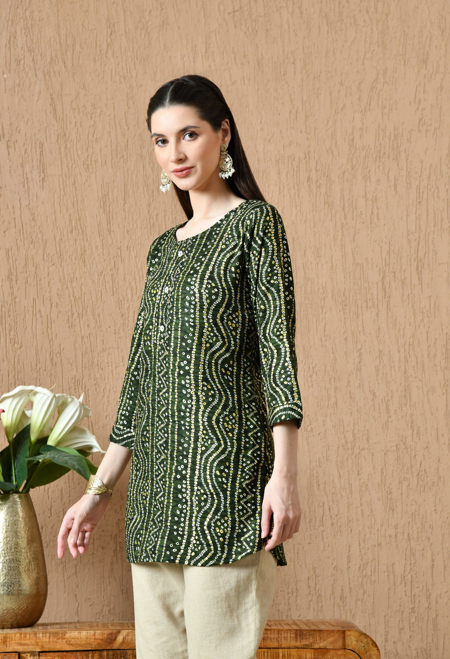 Round Neck Bandhani Printed Straight Kurti