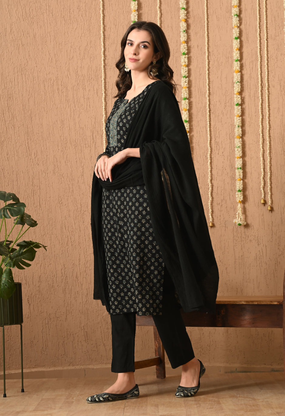 Ethnic Motifs Printed Regular Pure Cotton Kurta Set With Dupatta