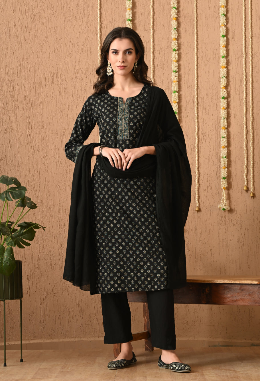 Ethnic Motifs Printed Regular Pure Cotton Kurta Set With Dupatta