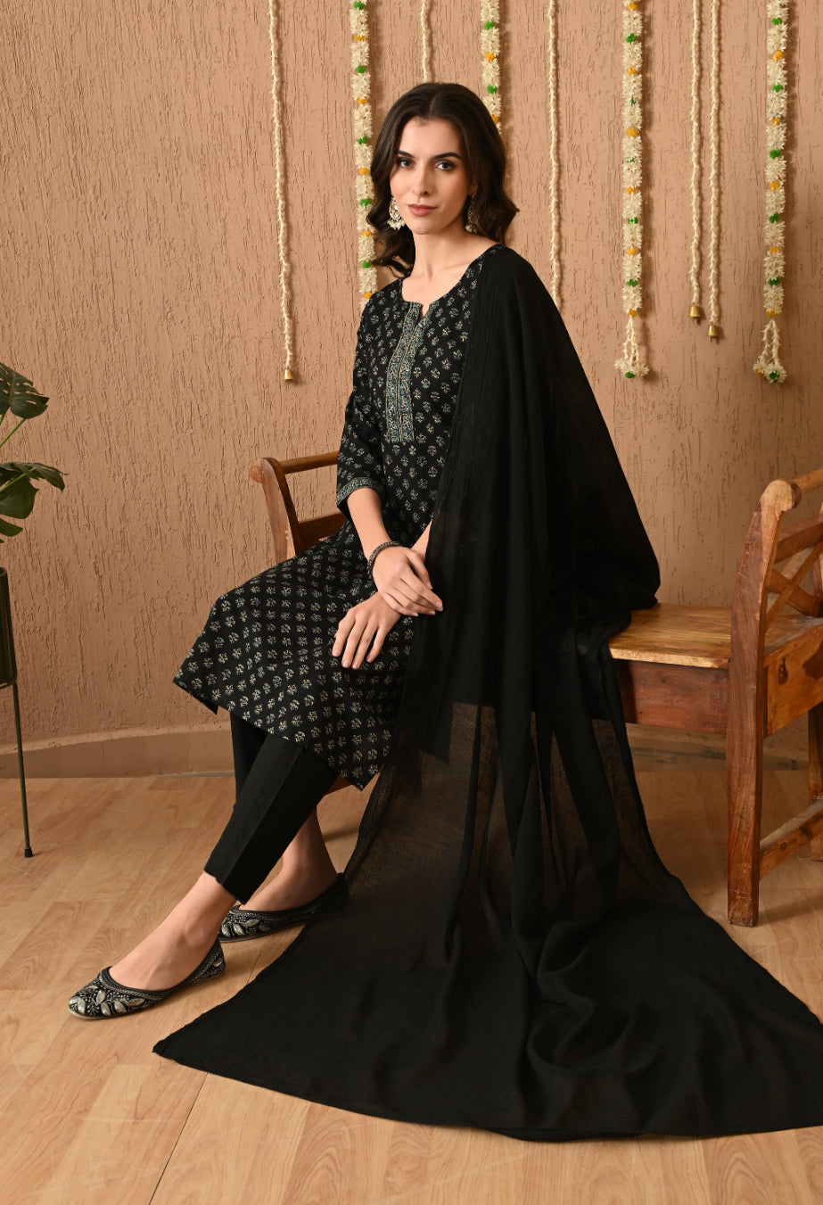 Ethnic Motifs Printed Regular Pure Cotton Kurta Set With Dupatta