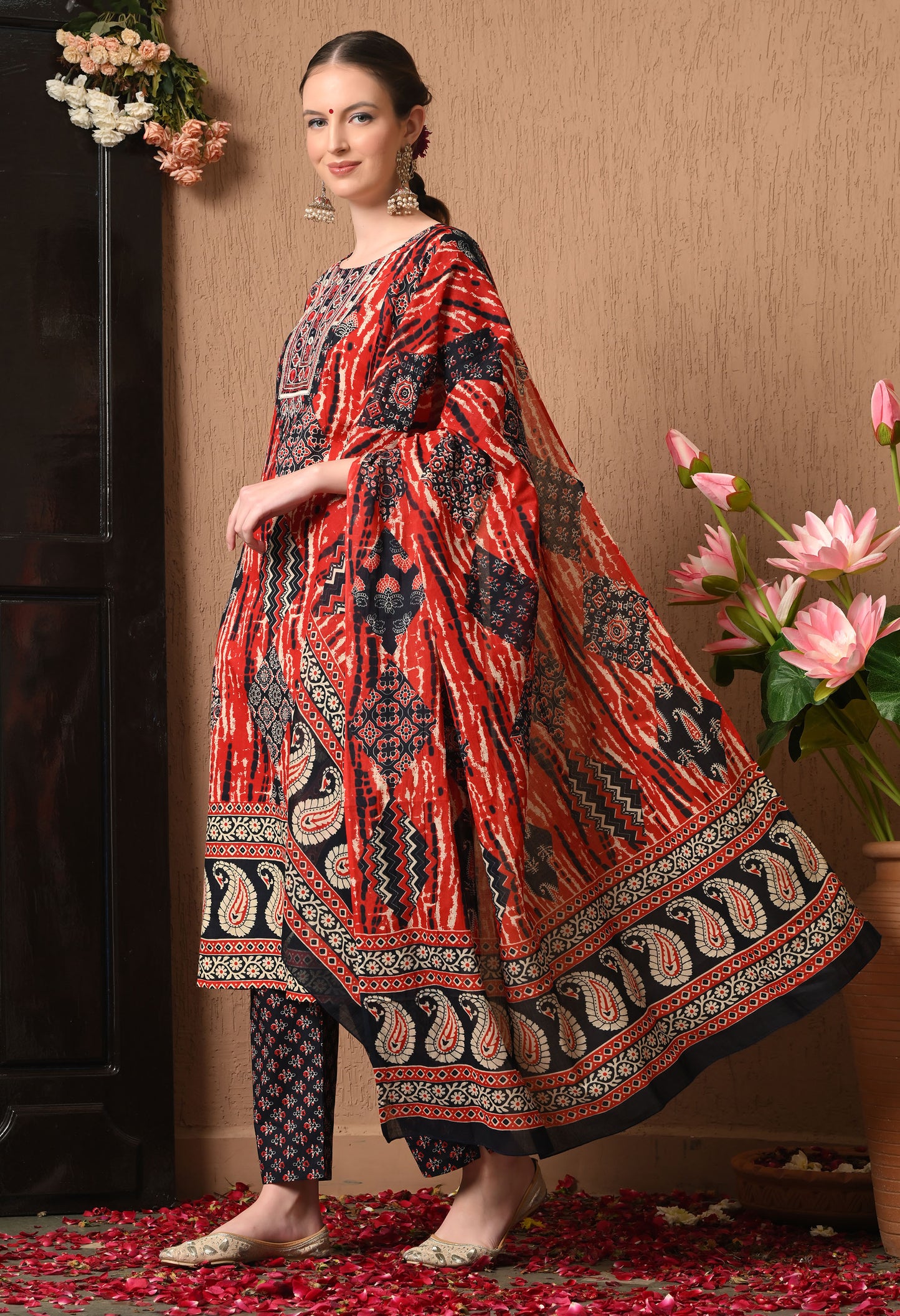 Paisley Printed Regular Mirror Work Cotton Kurta Set With Dupatta 