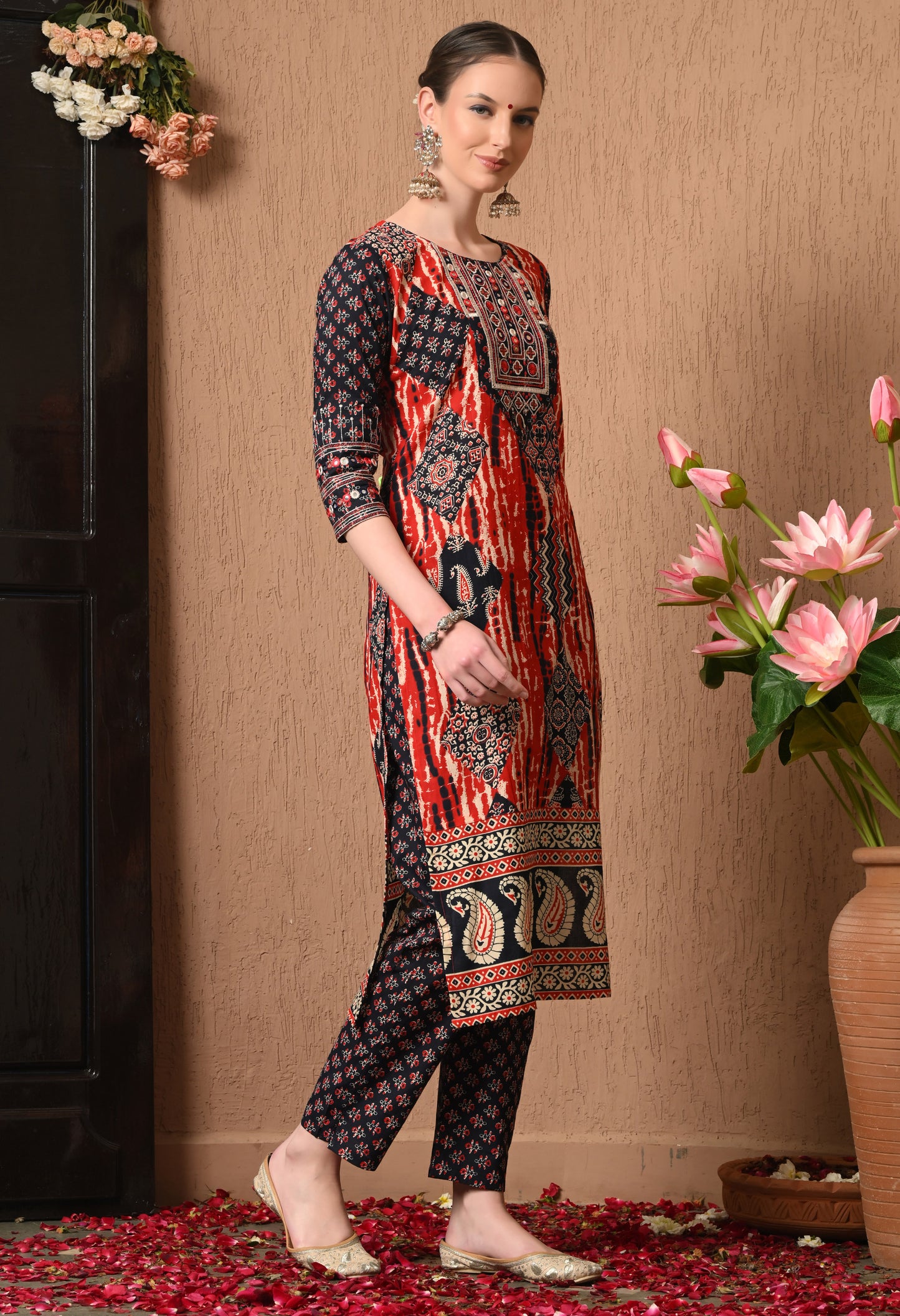 Paisley Printed Regular Mirror Work Cotton Kurta Set With Dupatta 