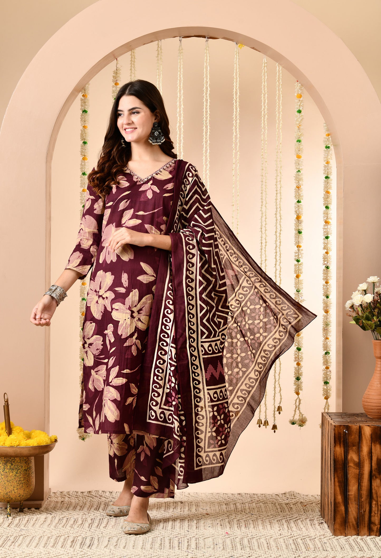 Floral Printed V-Neck Regular Pure Cotton Kurta Set With Dupatta